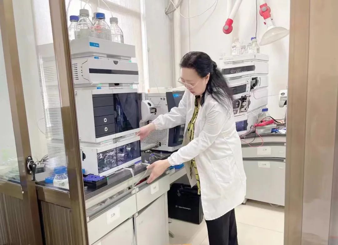 海利集团,长沙杀虫剂,长沙光气衍生物,长沙氨基酸保护剂,长沙锂离子电池材料 海利集团,长沙杀虫剂,长沙光气衍生物,长沙氨基酸保护剂,长沙锂离子电池材料